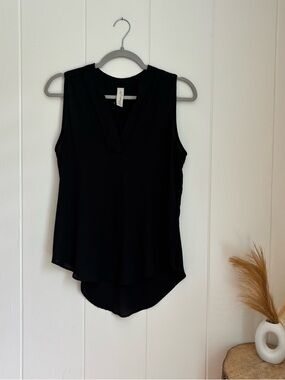 Allison Joy Black Sleeveless V-Neck Blouse